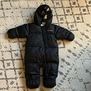 Columbia black baby bunting size 6-12